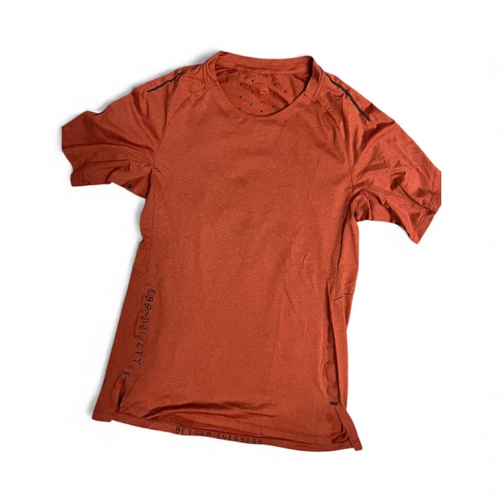 lululemon athletica Men's Rust Short Sleeve Tee